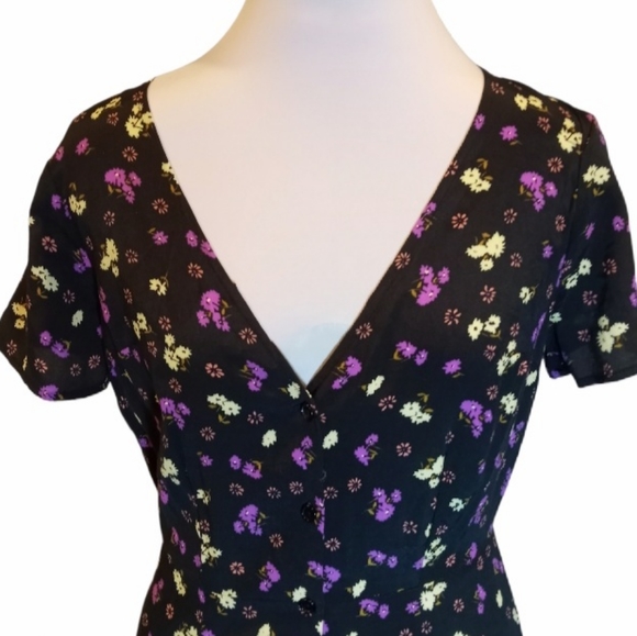 NWT Modcloth Button Deep V Fitted Dress - Picture 3 of 8